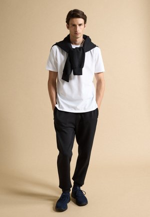 PIOMBO, REGULAR-FIT T-SHIRT - T-shirt basic - white