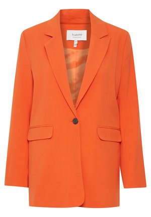 Oranger Blazer mit Reverskragen, einreihigem schwarzen Knopfverschluss, zwei vorderen Taschen und glattem Innenfutter. Figurschnitt und strukturierte Designs.