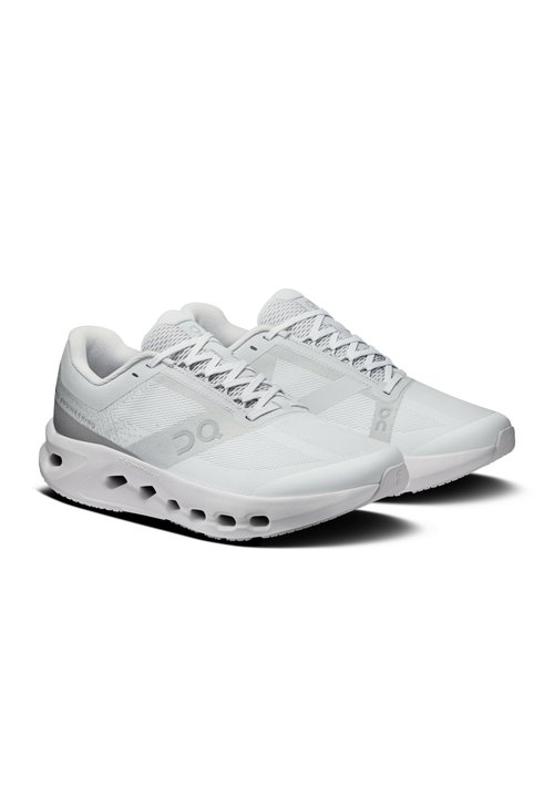 On CLOUDSURFER YOUTH UNISEX - Road running shoes - frost white — photo 2