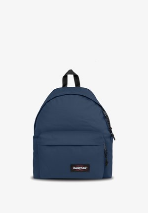Zaino Eastpak blu navy con una tasca frontale con zip, maniglia nera e tirazip neri su uno sfondo bianco.