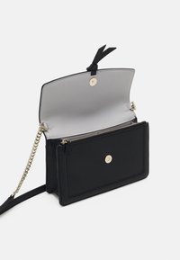 kate spade new york KNOTT PEBBLED FLAP CROSSBODY - Cross body bag - black