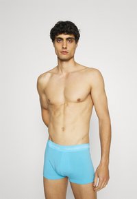 Calvin Klein Underwear LOW RISE TRUNK STRETCH 3 PACK - Cuecas boxer - blue