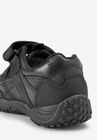 Next Klettschuh - black