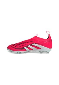 Scarpini da football di un vivace colore rosa con tomaia sintetica testurizzata, dettagli bianchi e bordi neri. Presenta una suola leggera e stampata con tacchetti trasparenti.