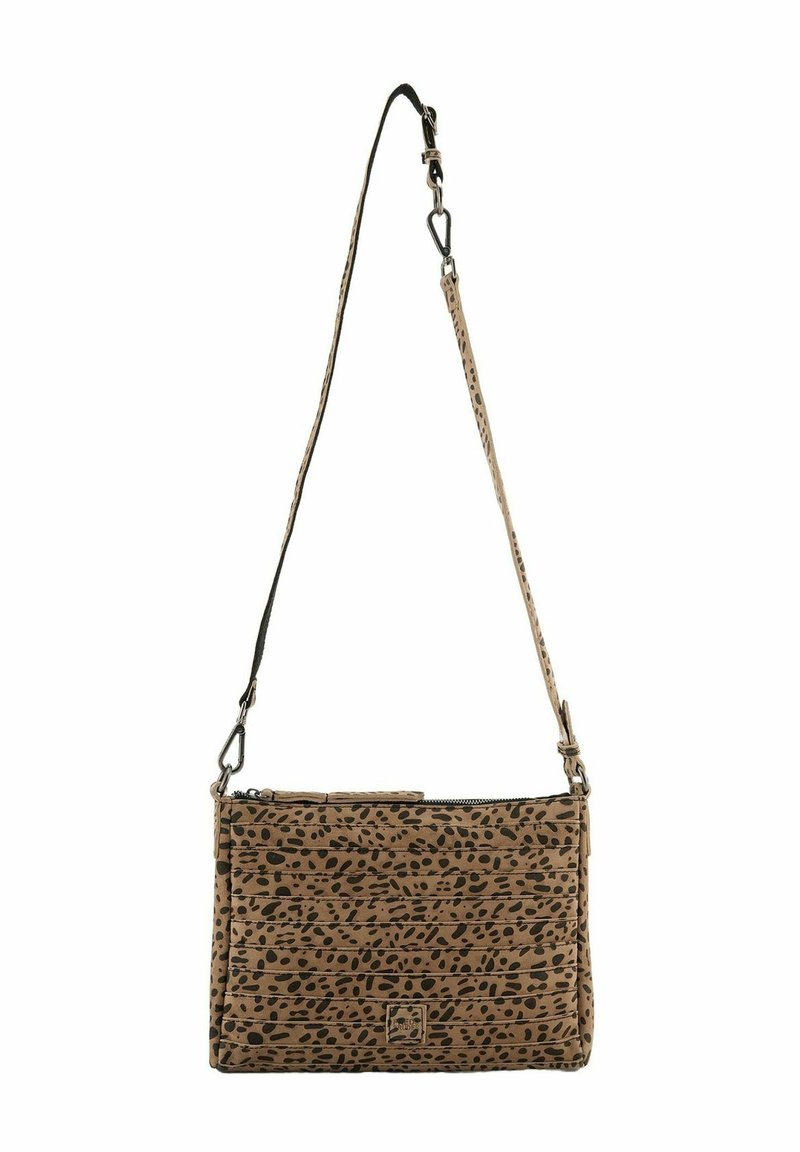 Sac à bandoulière marron avec un motif léopard. Comprend une fermeture éclair et une sangle réglable. Surface texturée avec un design plissé.