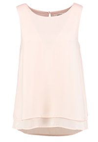 Top sin mangas de color rosa pálido, hecho de una tela suave, con escote redondo y un dobladillo en capas que cuenta con un pequeño cierre de botón en la parte posterior.