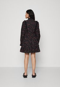 YAS Petite YASSIV DRESS  - Abito a camicia - black/pink