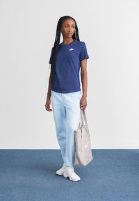Nike Sportswear - T-shirt basic