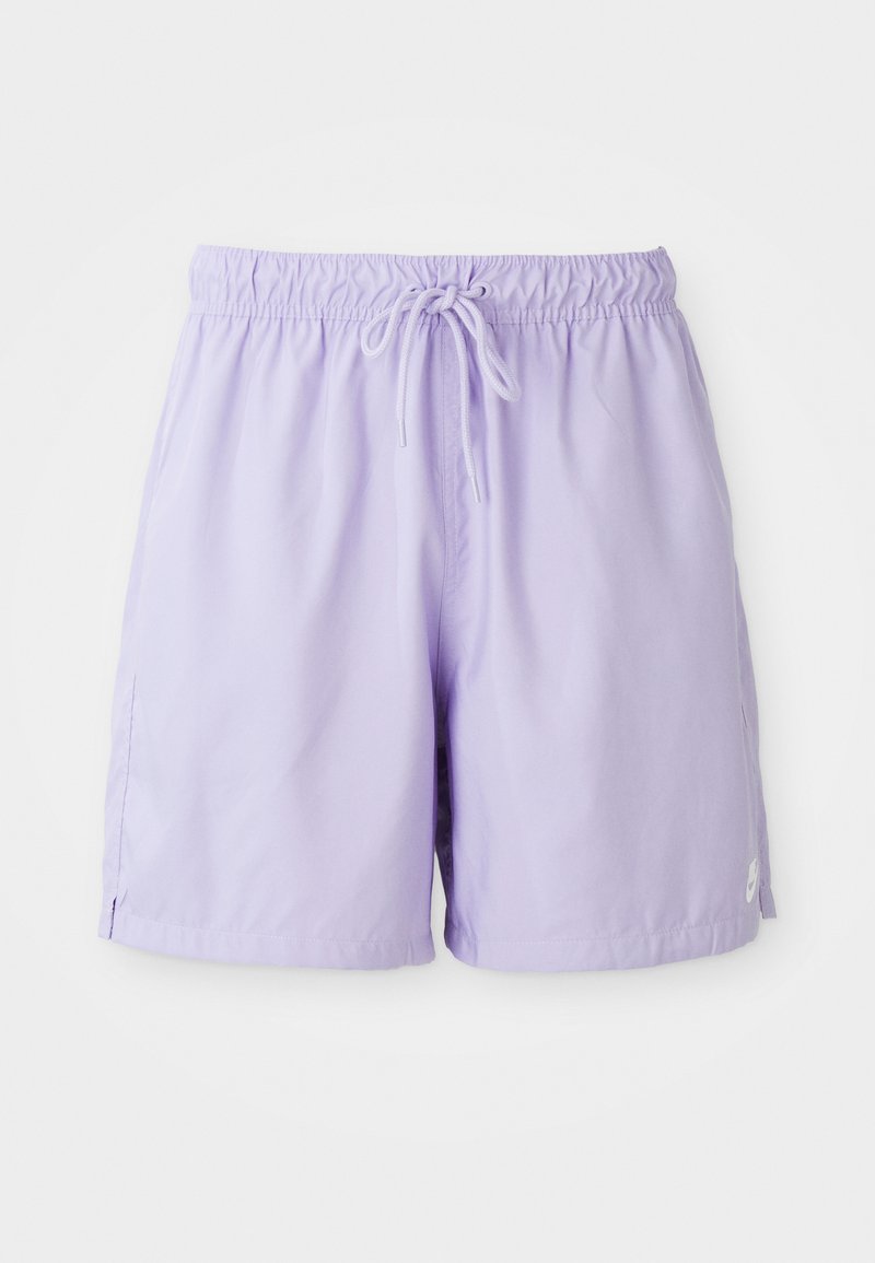 Shorts de bain lilas en tissu léger, dotés d'une taille élastique avec cordon de serrage, de fentes latérales et d'un petit logo en accent.