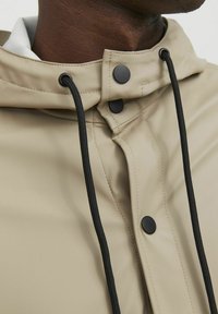 Jack & Jones JJEURBAN NOOS - Parka - crockery