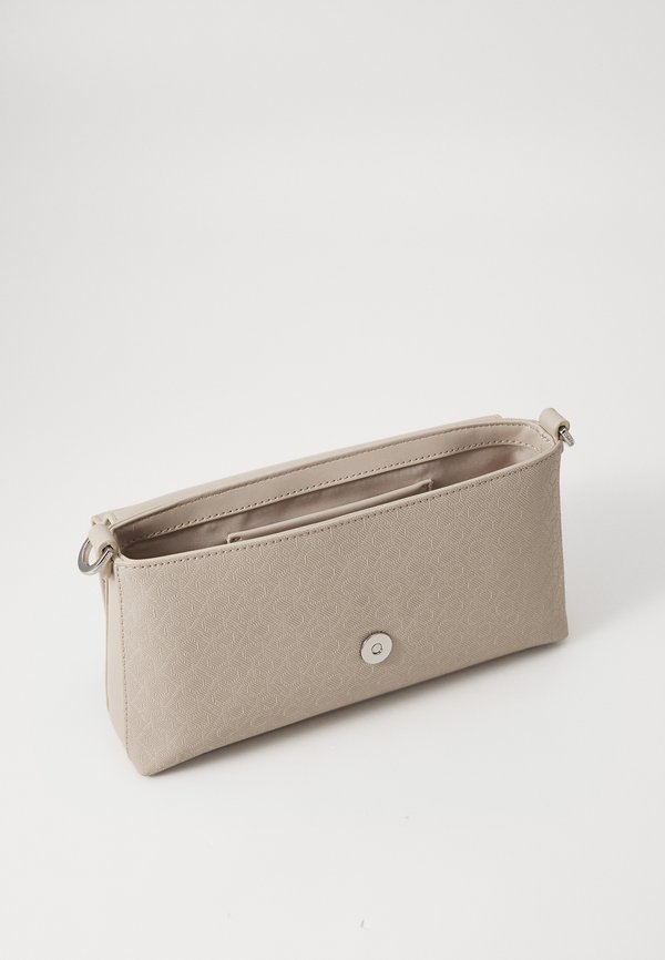 Cross body bag - chateau2