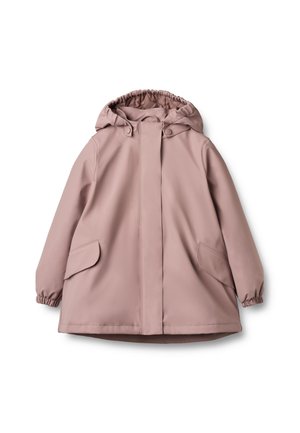 Cappotto da pioggia per bambini di un rosa polveroso, con cappuccio, polsini elasticizzati, bottoni a pressione e tasche con pattina, esposto su uno sfondo bianco.