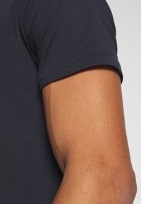 KnowledgeCotton Apparel ALDER TEE - T-shirt básica - dark blue