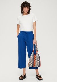 s.Oliver REGULAR CULOTTE MIT BÜGELFALTEN - Spodnie materiałowe