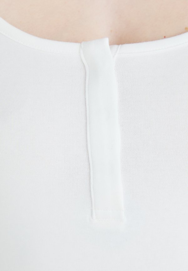 BUTTON - Long sleeved top2