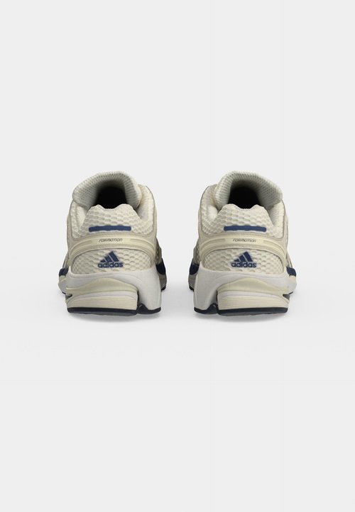 adidas ADISTAR CONTROL 5 UNISEX - Trainers - white/ice gold metallic/night indigo — photo 4