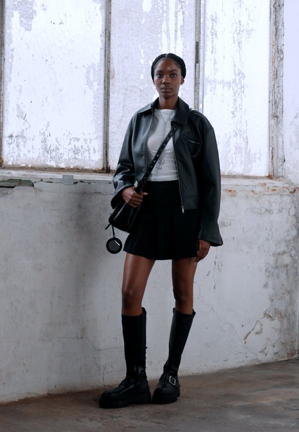 CHEZ - Platform boots2