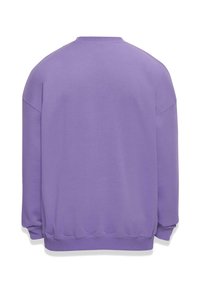 Lila Sweatshirt mit Rundhalsausschnitt, oversized Passform, gerippten Bündchen und Saum sowie glattem, weichem Material. Die Rückansicht zeigt keine Grafiken oder Muster.