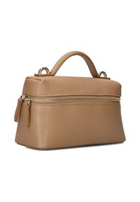 Helle Ledertasche mit strukturierter Oberfläche, ausgestattet mit einem oberen Griff, goldfarbener Reißverschluss und zwei Quastenakzenten auf der Vorderseite. Kompakte rechteckige Form.