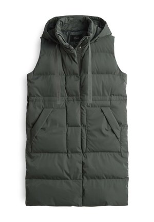 Gilet imbottito verde con cappuccio, dotato di tasche frontali e design trapuntato. Realizzato in materiale leggero con cordini regolabili.