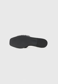 Thumbnail Image 5