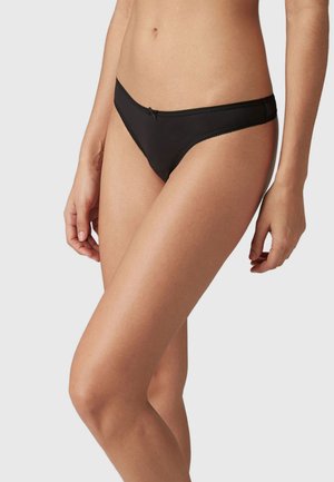 Zwarte stringonderbroek met een gladde textuur, minimalistisch ontwerp en delicate stikdetails langs de randen.