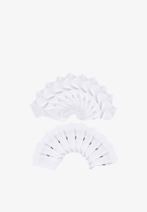 Satz von 12 weißen Baumwollsocken, flaches Design, weiche Textur, mit kleinen schwarzen Textdetails an den Seiten. In sich überlappenden Fächerformen angeordnet.