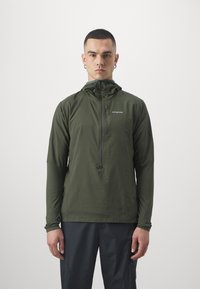 Patagonia AIRSHED PRO - Vetrovka - pine needle green