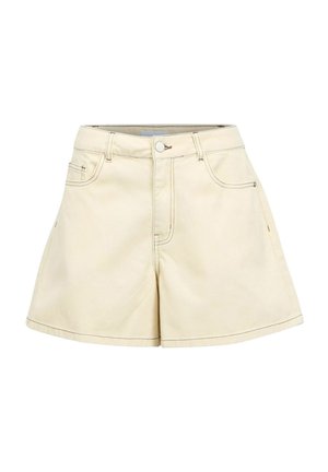 Bēšas krāsas augsta vidukļa šorti ar priekšējo pogu, rāvējslēdzēja aizdari, jostas cilpām, priekšējām un aizmugurējām kabatām, attēloti uz balta fona.