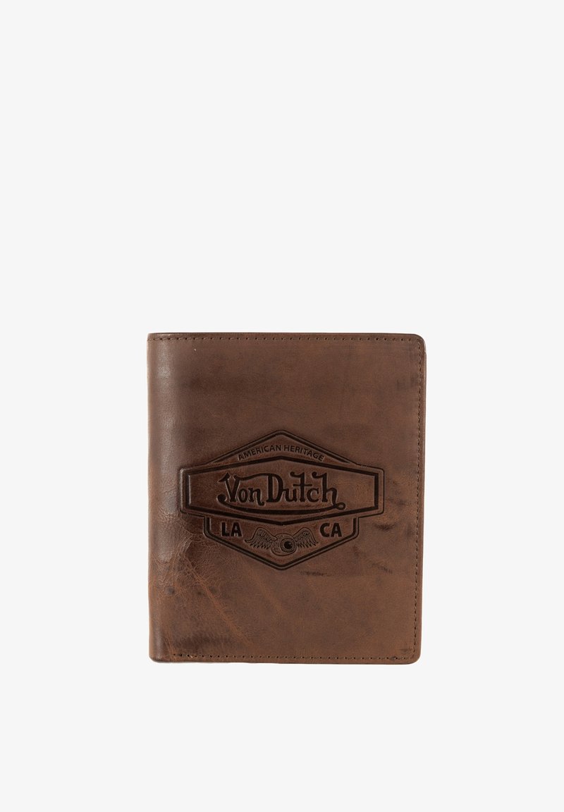Portefeuille en cuir marron avec le logo "Von Dutch" en relief, de forme rectangulaire, avec des coutures visibles et une finition texturée.