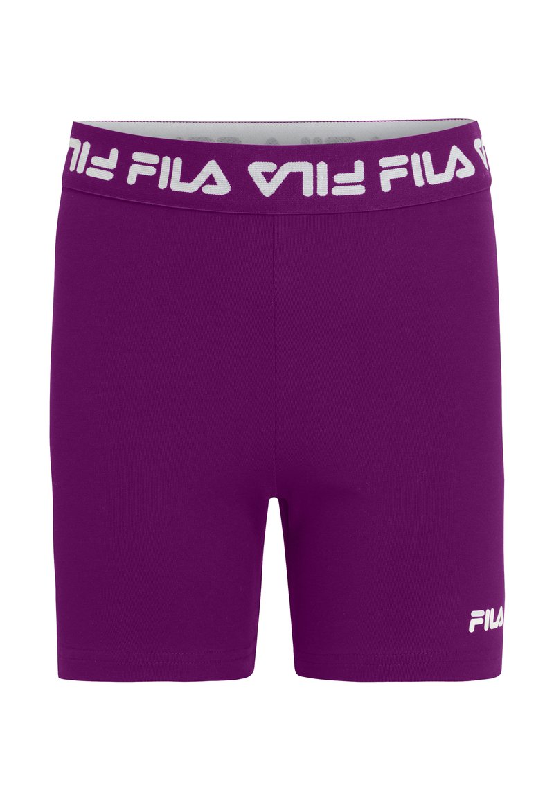 Pantalones cortos deportivos morados con un logo blanco de FILA en la pierna izquierda y una cintura elástica blanca que presenta el nombre de la marca en letras en contraste.