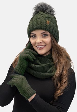 SET LOOP - Sál - green