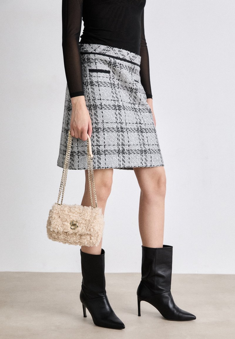 Michael Kors borsa a tracolla donna ginny in pelle con stampa logo mk
