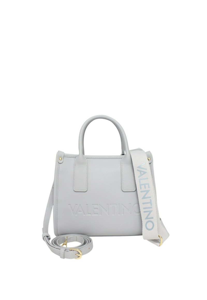 Borsa in pelle grigia con forma strutturata, manici superiori e una tracolla staccabile con la scritta "VALENTINO" in azzurro chiaro. Accenti in hardware dorato.