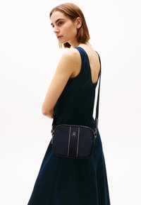 Tommy Hilfiger - POPPY CORP - Sac bandoulière - blue Image miniature 1