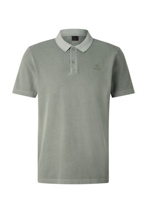 Lichtgrijs poloshirt met korte mouwen, twee knopen en een klein logo op de linkerkant van de borst.