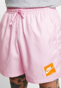 Nike Sportswear Shorts - pink