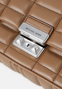 MICHAEL Michael Kors TRIBECA  - Borsa a tracolla - driftwood