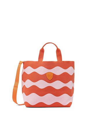 Borsa tote arancione e rosa con motivo a strisce ondulate, doppie maniglie, tracolla rimovibile e piccola toppa con logo frontale.