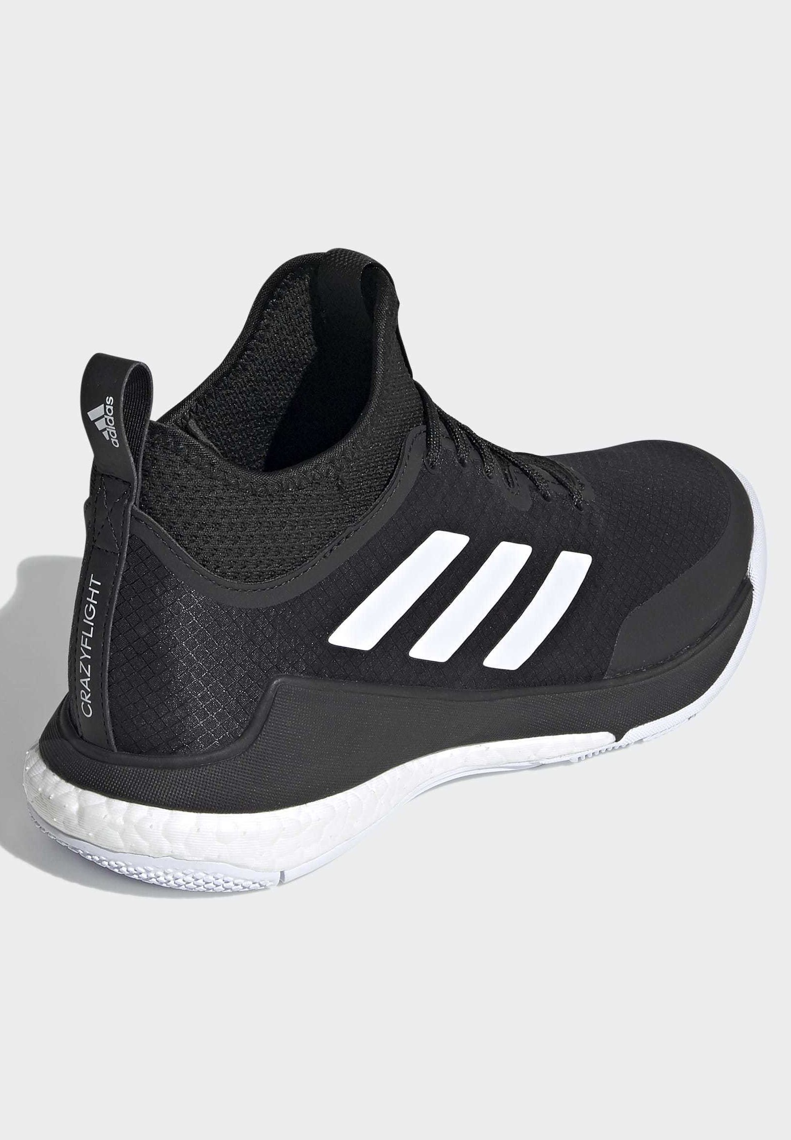 chaussure adidas volley ball