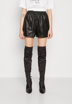 Shorts - black