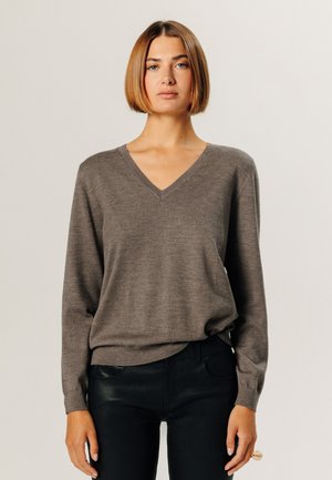 V-NECK - Strickpullover - taupe