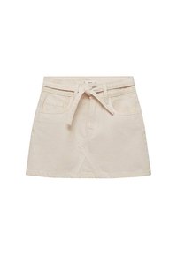Jupe en denim beige clair avec une ceinture à nouer, des poches avant et une silhouette évasée avec un détail enroulé subtil au niveau de l'ourlet.