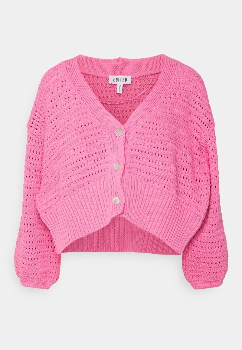 Cardigan court en tricot rose avec encolure en V, fermeture à boutons, manches ballon et ourlet côtelé.