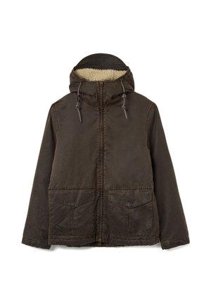 Bruine jas met buitenlaag en een capuchon gevoerd met namaakbont, voorzien van ritssluiting, twee voorzakken en een losse pasvorm.