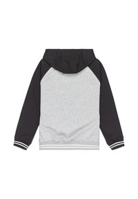 Šedá a čierna mikina s klokankou, so kapucňou, raglánovými rukávmi a bielymi pruhovanými manžetami. Hladká textúra látky.