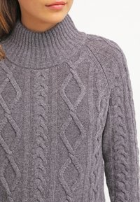 WEEKEND MaxMara Trui - yellow
