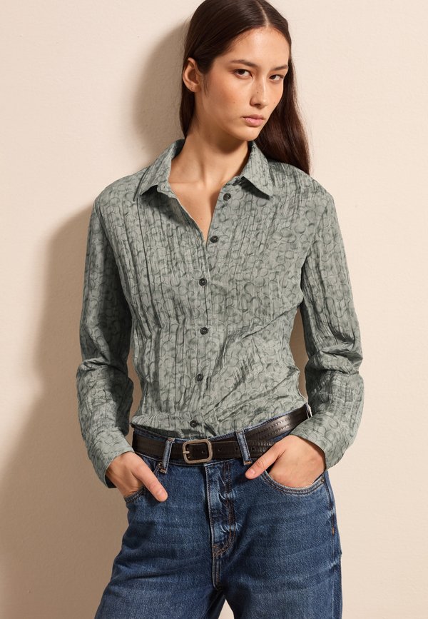 WITH PATTERN - Hemdbluse