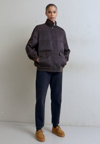 Theory PUFFER AERO - Jachetă cu puf - mink