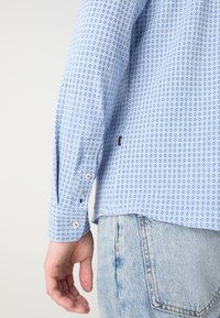 BOSS ROAN KENT - Camisa - open blue